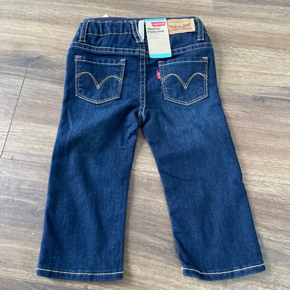 3/$20 NWT Levi’s Baby skinny jeans (elastic waistband) - Picture 2 of 6